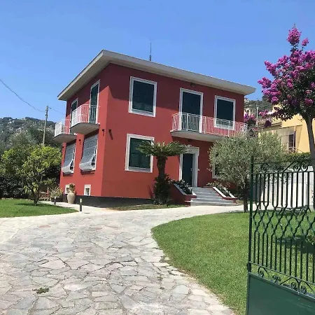 Elegante Giardino + Posteggio Privato *