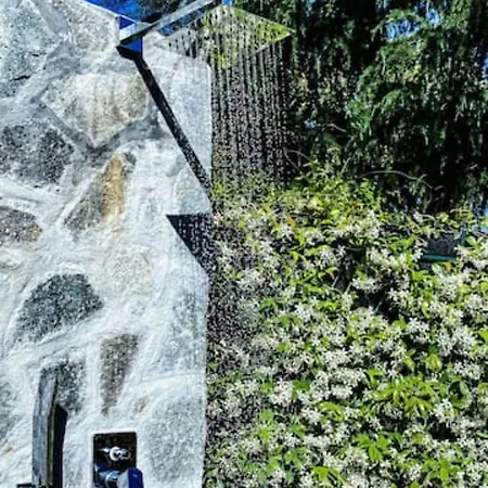 Elegante Giardino + Posteggio Privato