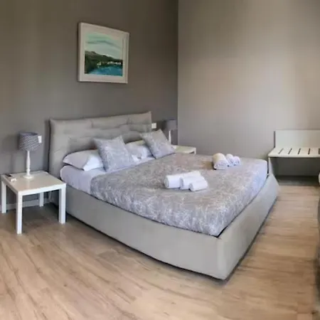 Elegante Giardino + Posteggio Privato Villa *