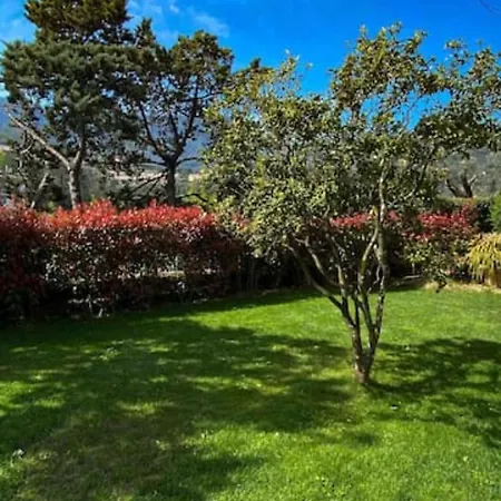 Elegante Giardino + Posteggio Privato Villa