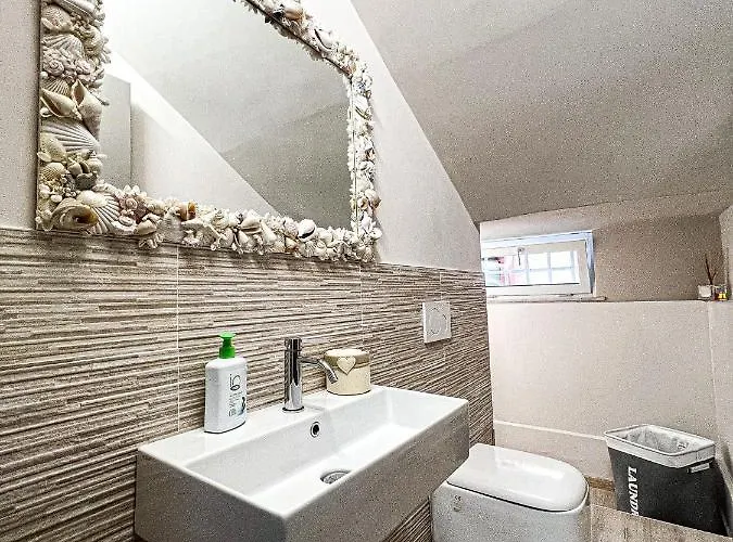 Elegante Giardino + Posteggio Privato Βίλα