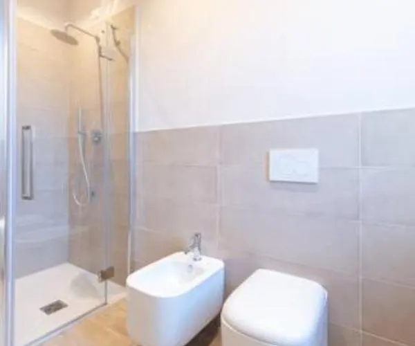 Elegante Giardino + Posteggio Privato