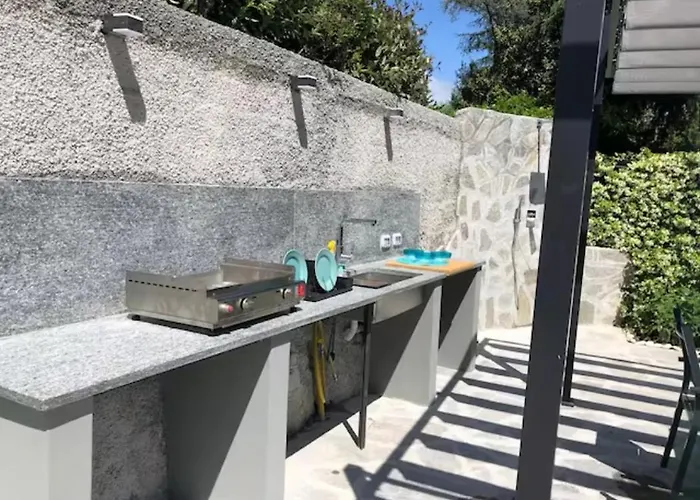Elegante Giardino + Posteggio Privato 别墅 *